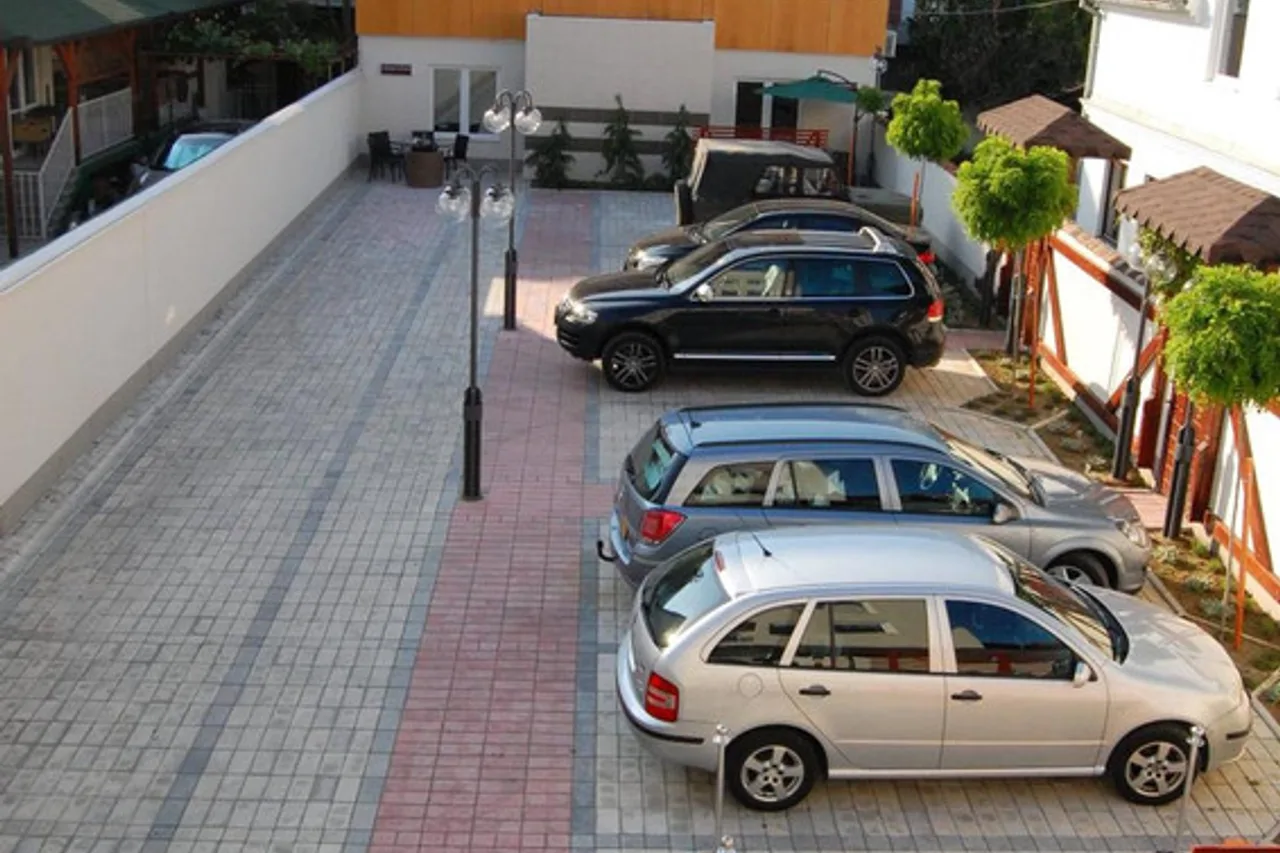 Garni Boutique Hotel Arta — ภาพห้องพักและบรรยากาศ