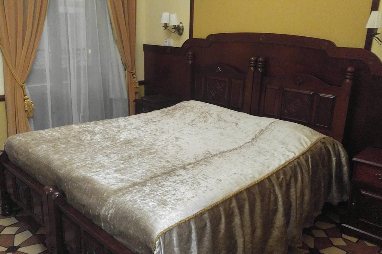 Garni Hotel — rooms and atmosphere