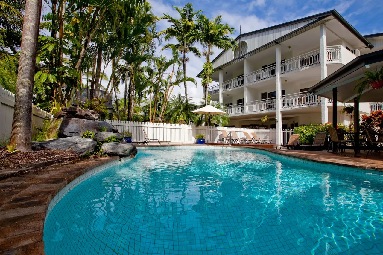 Garrick House Port Douglas — rooms and atmosphere