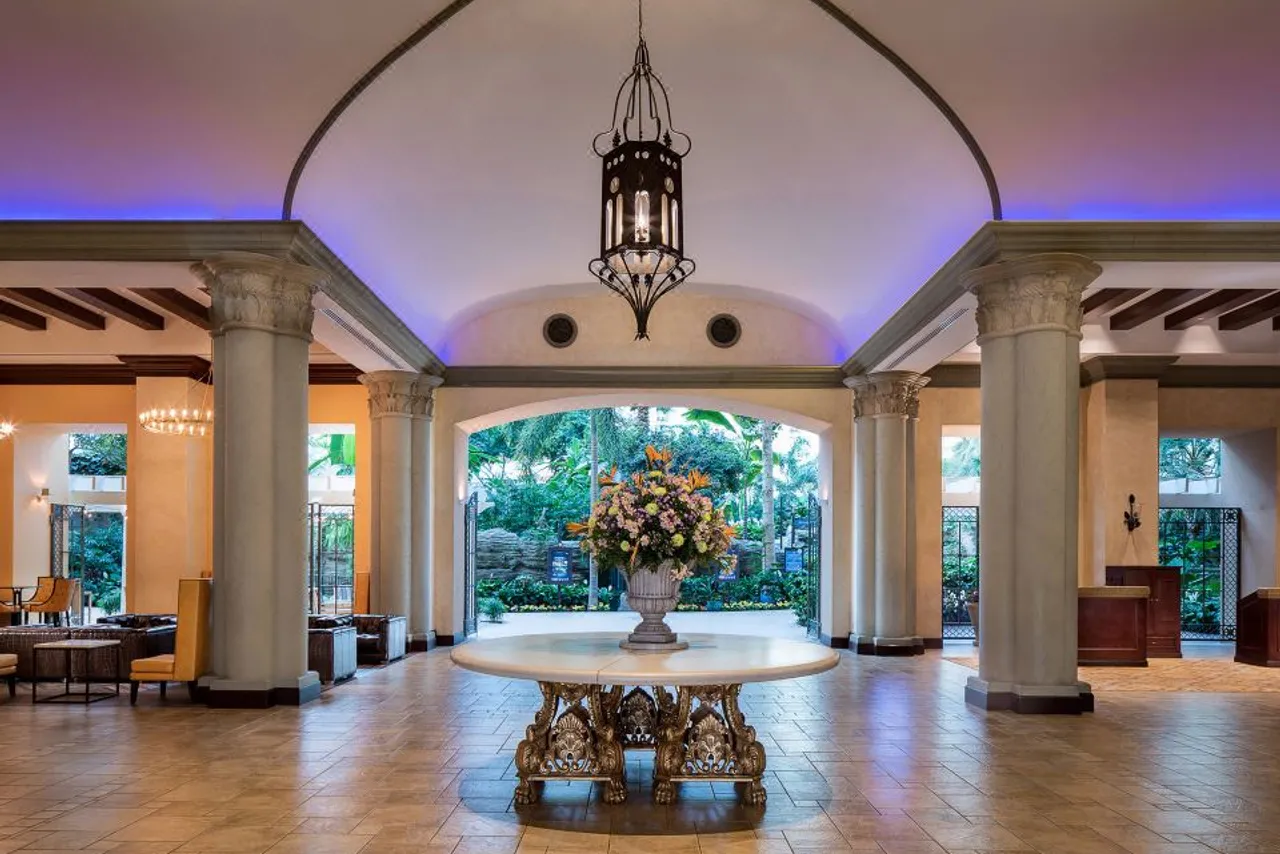 Gaylord Palms Resort & Convention Center — rooms and atmosphere