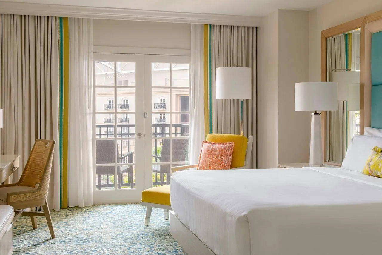 Gaylord Palms Resort & Convention Center — rooms and atmosphere