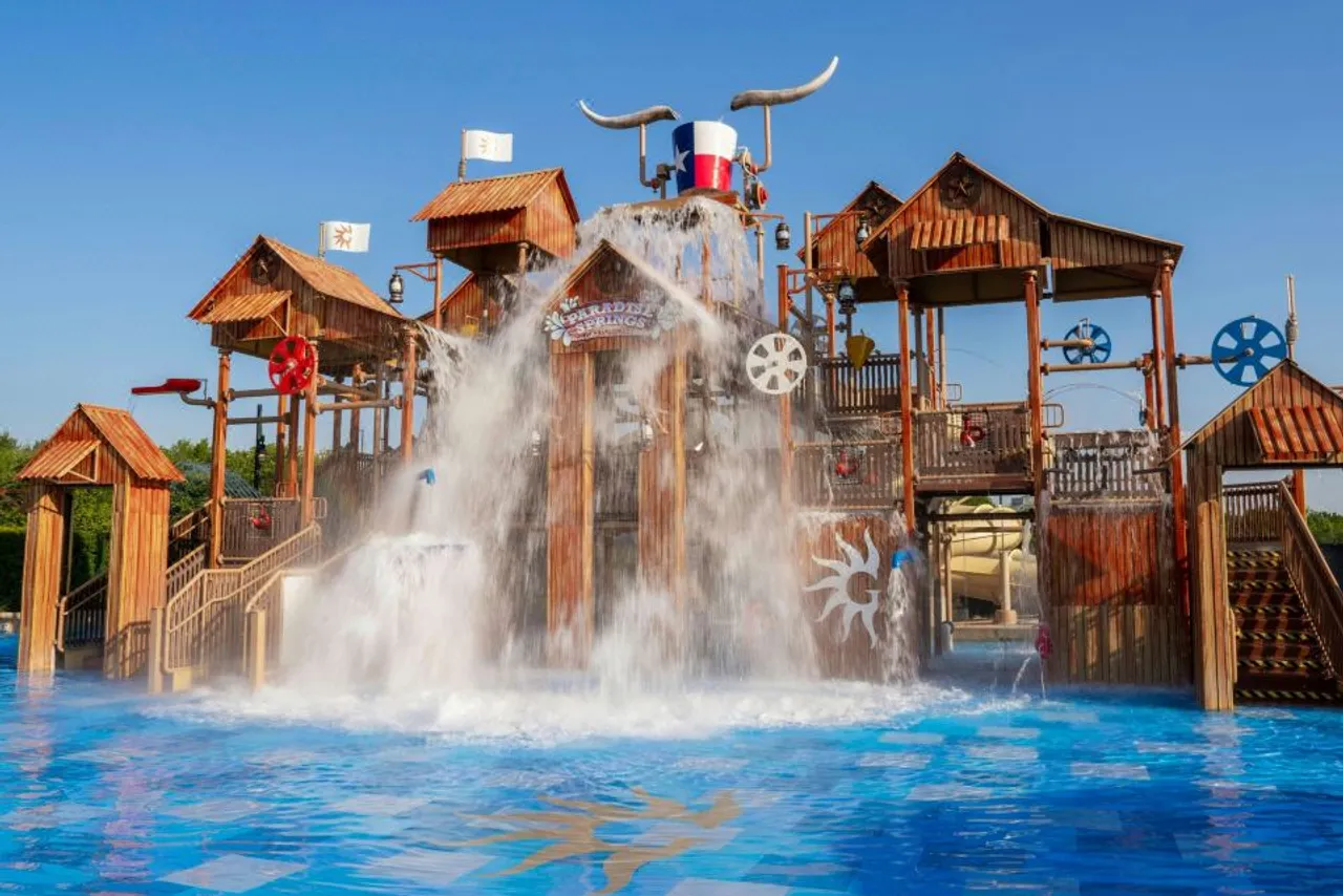 Gaylord Texan Resort & Convention Center — rooms and atmosphere