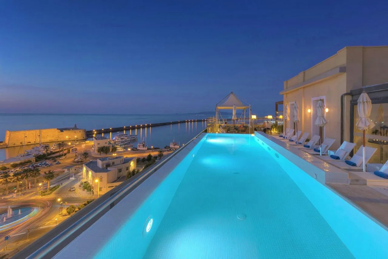 โรงแรม GDM Megaron Historical Monument Hotel Heraklion city centre, overlooking the Venetian harbour