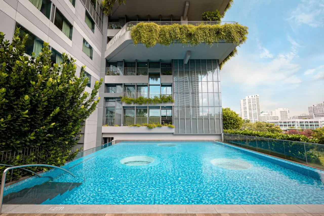 Four Points by Sheraton Singapore, Jurong (เดิม Genting Hotel Jurong) — rooms and atmosphere