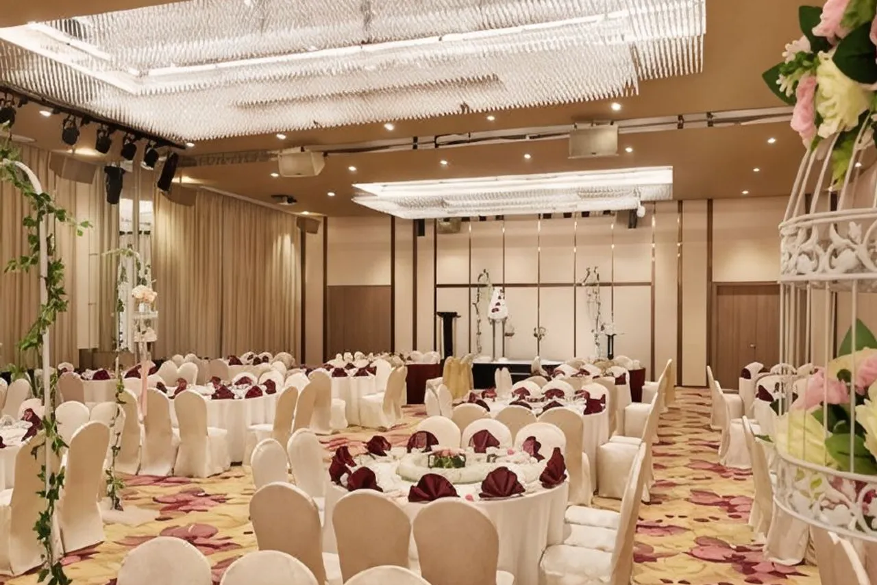 Four Points by Sheraton Singapore, Jurong (เดิม Genting Hotel Jurong) — rooms and atmosphere