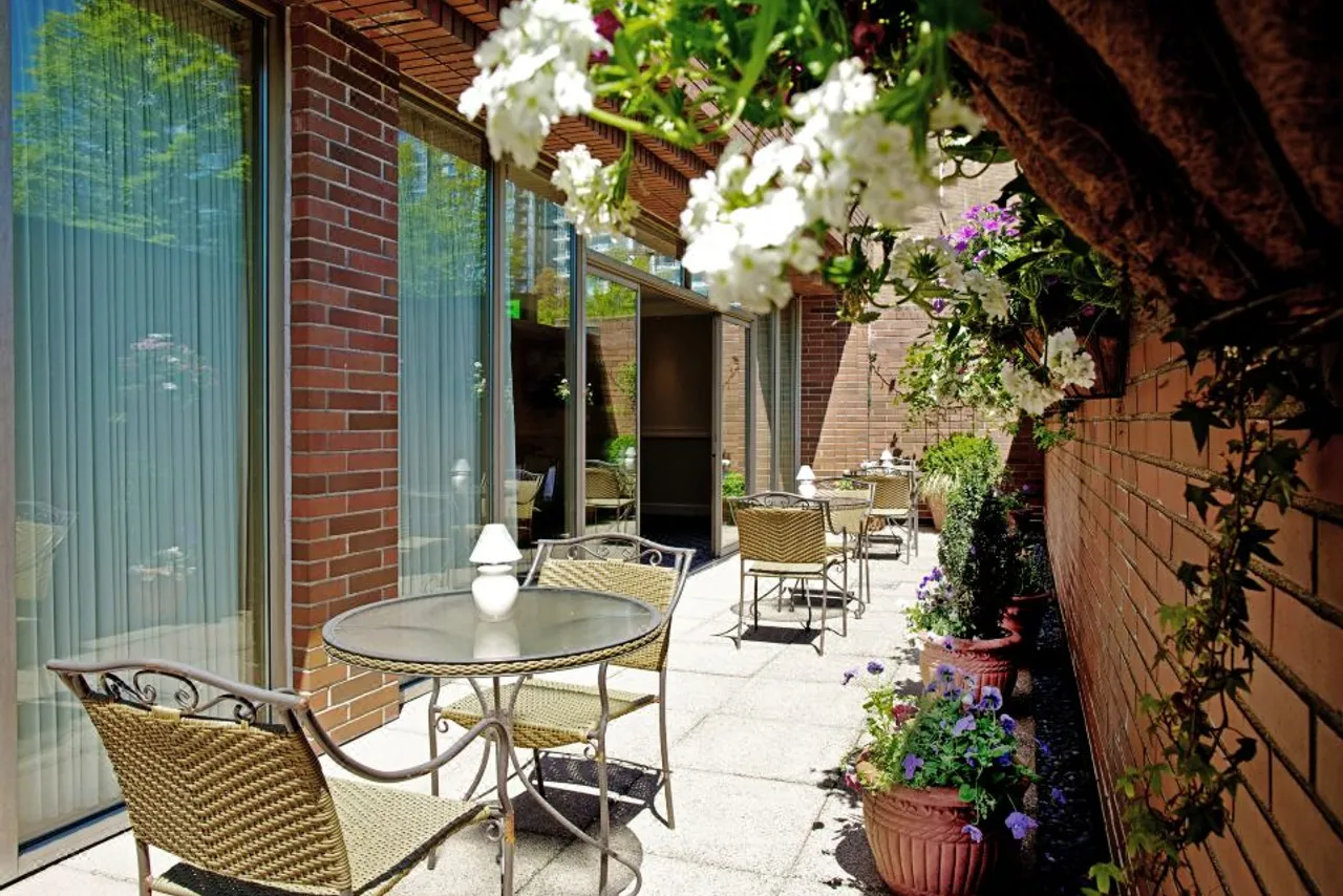 Georgian Court Hotel, WorldHotels Elite — rooms and atmosphere