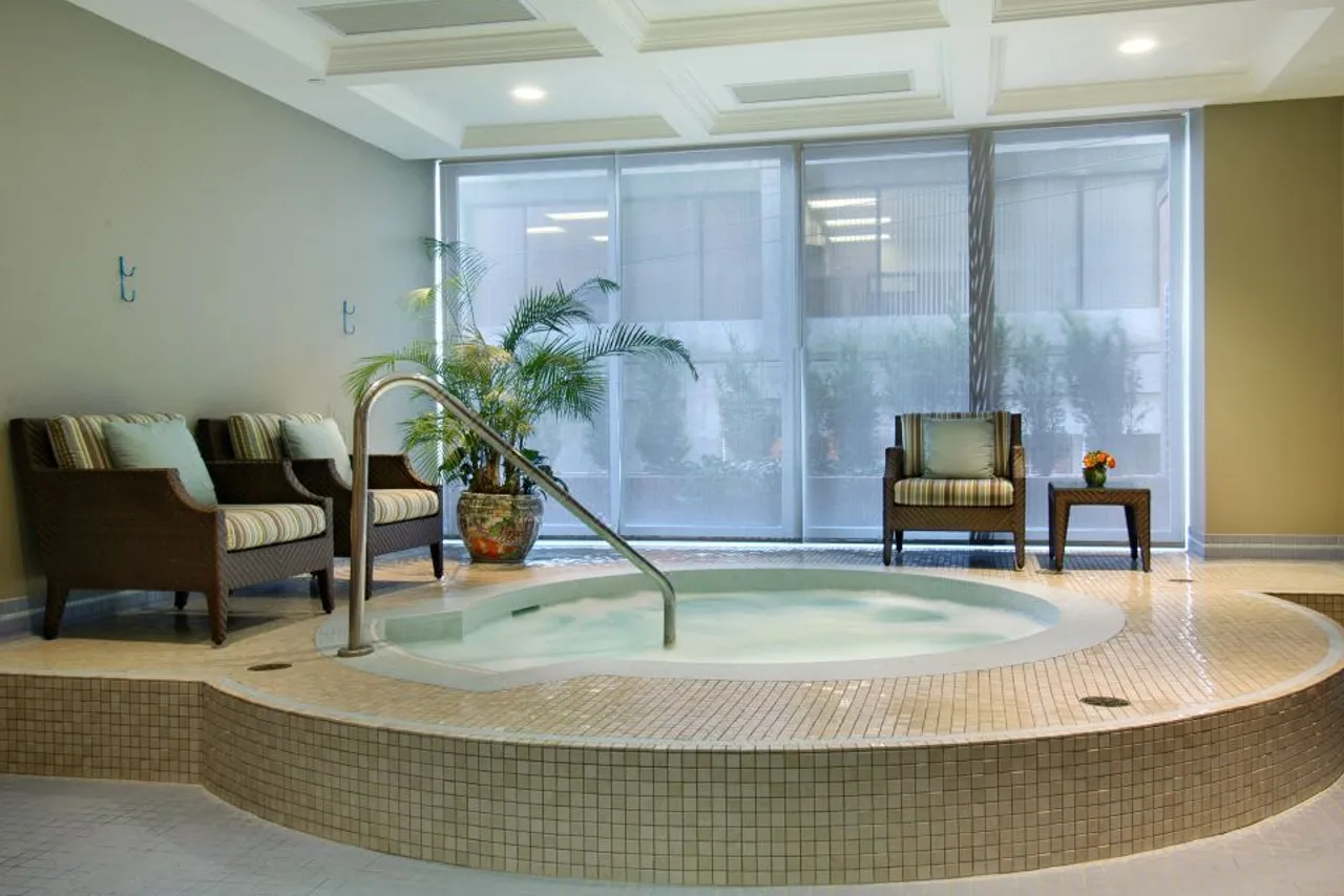 Georgian Court Hotel, WorldHotels Elite — rooms and atmosphere