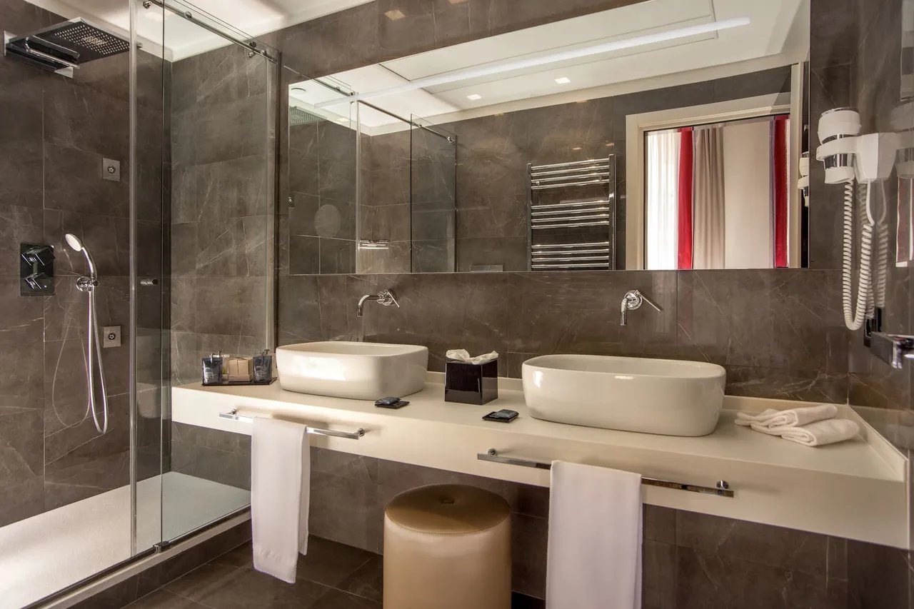 Gioberti Art Hotel — ภาพห้องพักและบรรยากาศ
