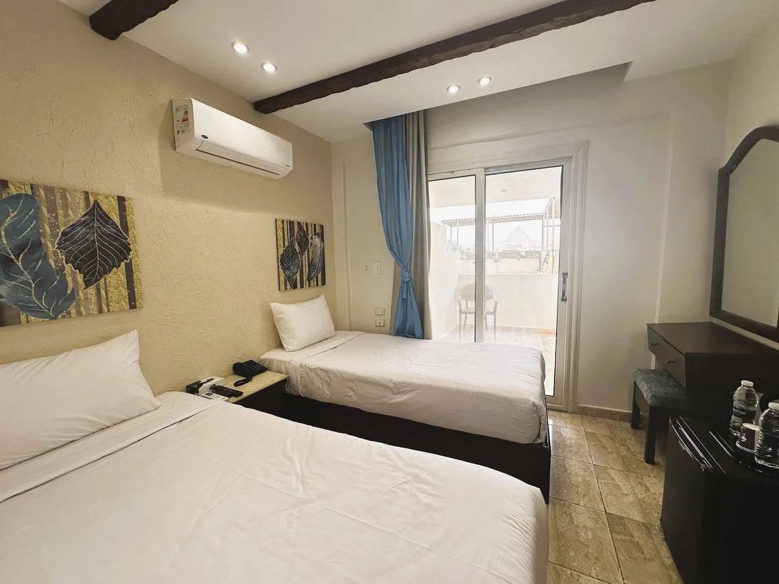 Giza Pyramids Inn — rooms and atmosphere
