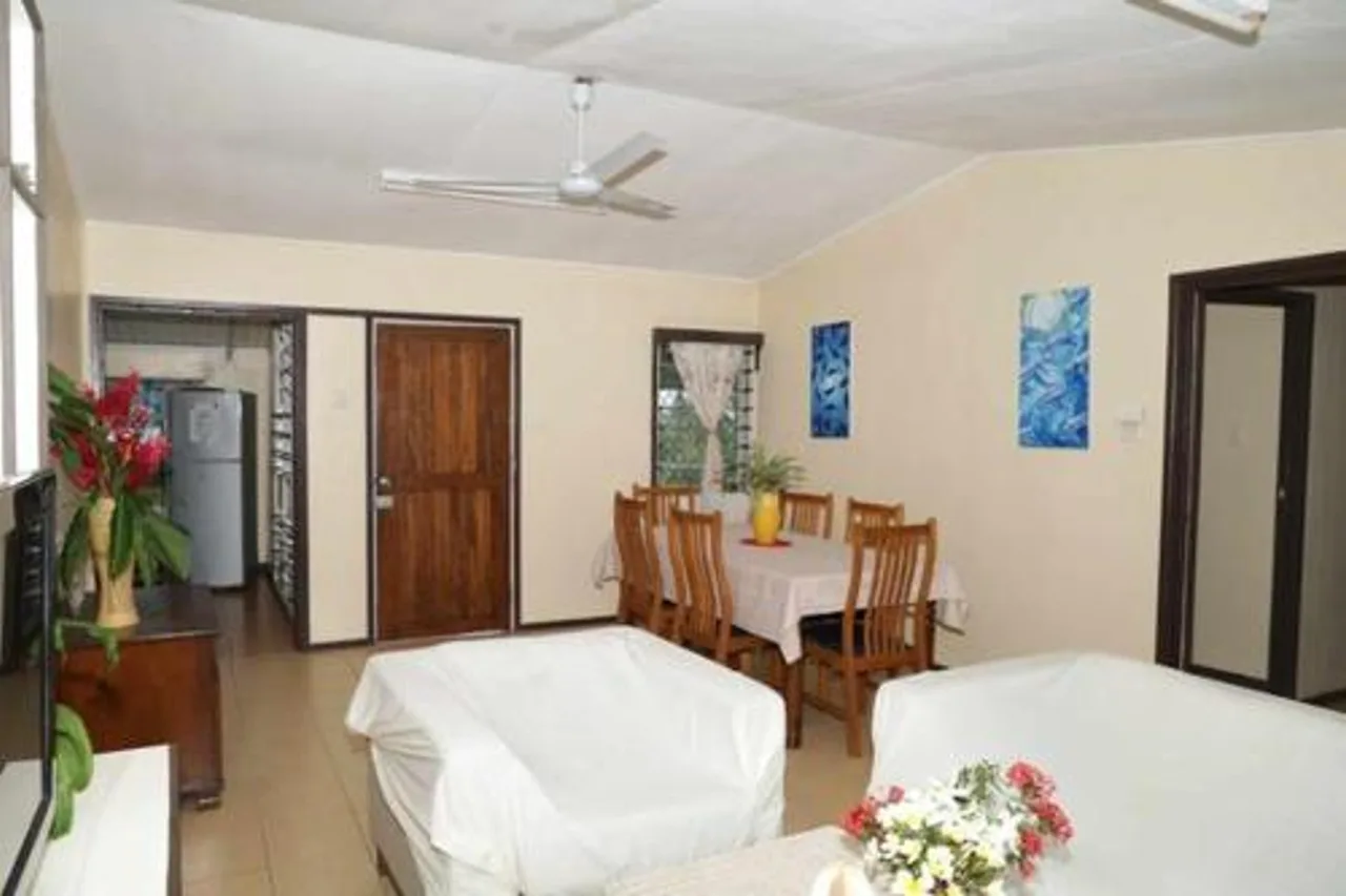 Gizo Lodge — ภาพห้องพักและบรรยากาศ