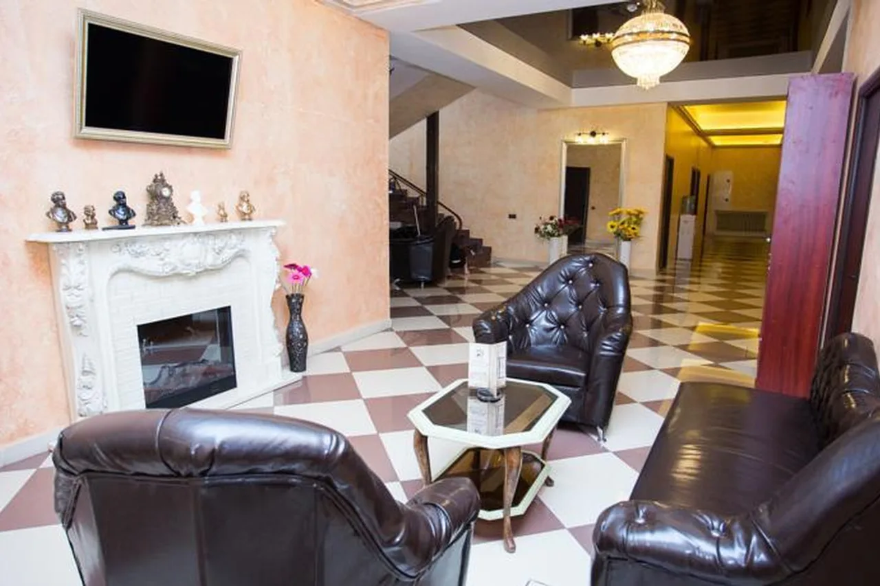 Golden Embankment Hotel — rooms and atmosphere