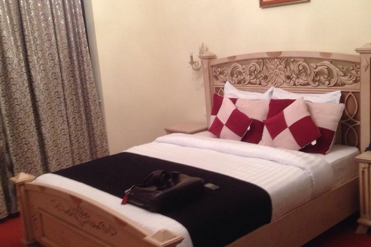 Golden Hotel Pristina — rooms and atmosphere