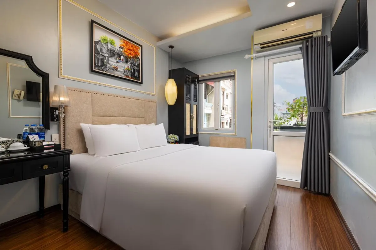 Golden Legend Diamond Hotel — rooms and atmosphere
