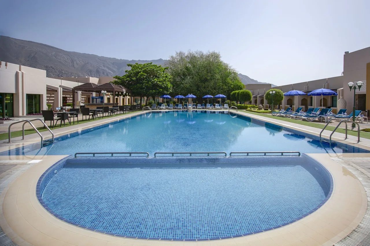 Golden Tulip Nizwa Hotel — ภาพห้องพักและบรรยากาศ