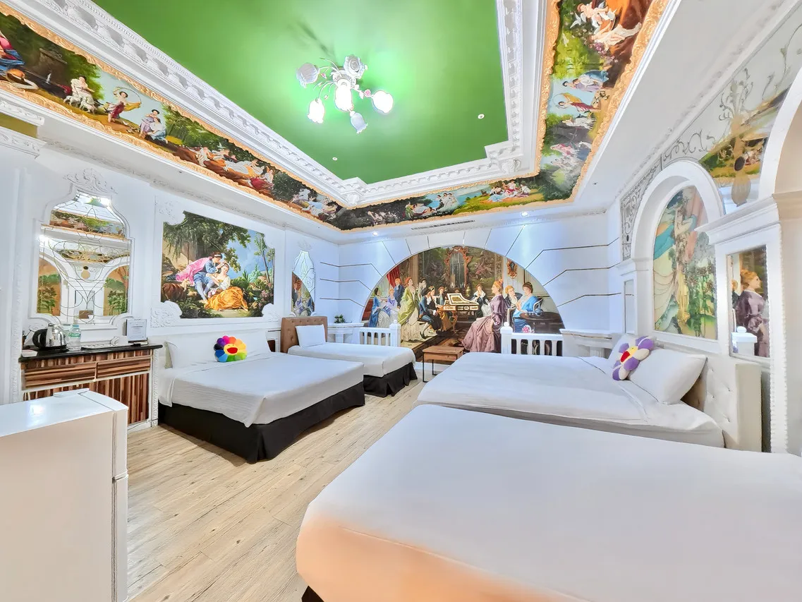 Good 9 Stay Inn — rooms and atmosphere