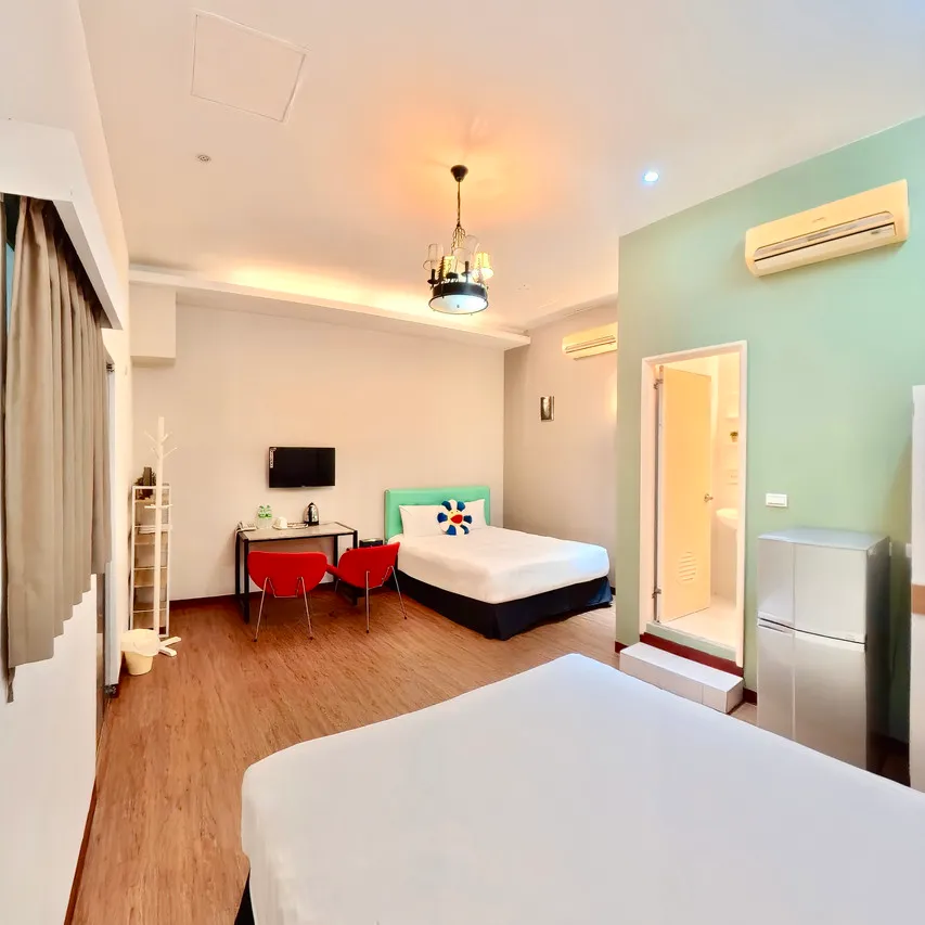 Good 9 Stay Inn — rooms and atmosphere