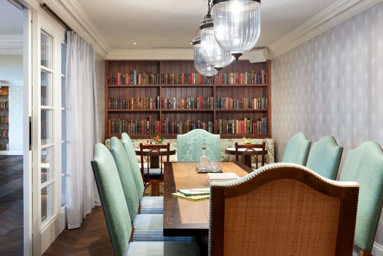Graduate by Hilton Cambridge — rooms and atmosphere