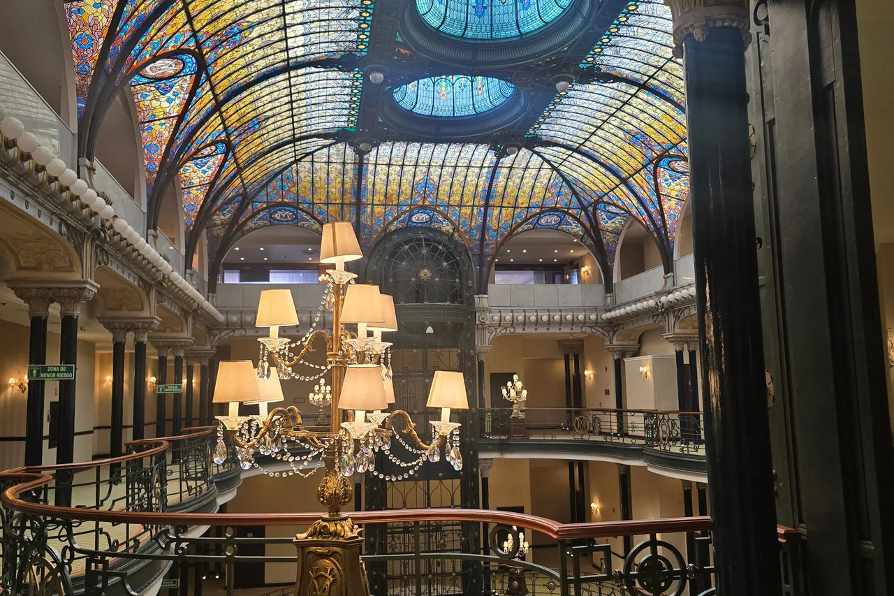 Gran Hotel Ciudad de México — rooms and atmosphere