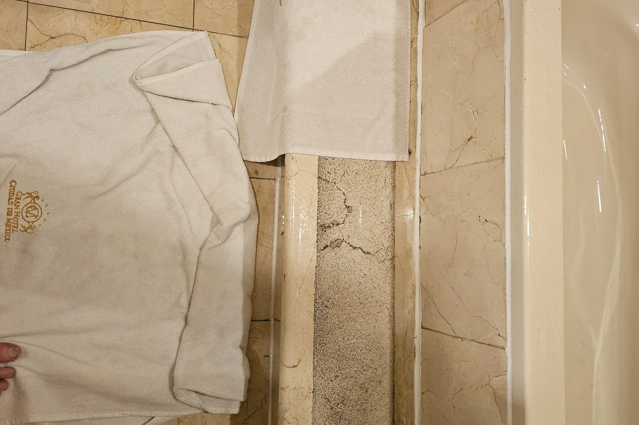 Gran Hotel Ciudad de México — rooms and atmosphere