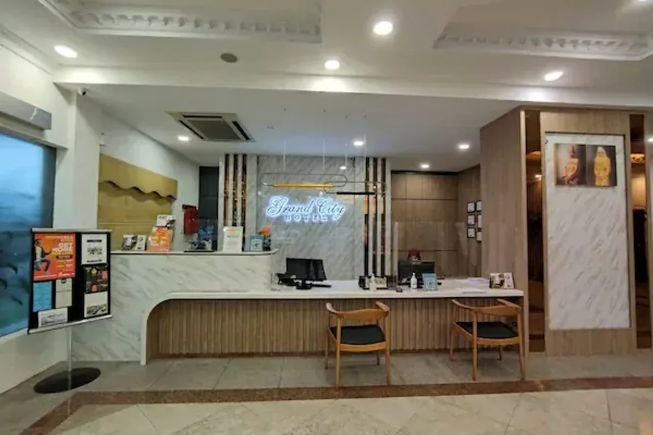 Grand City Hotel — rooms and atmosphere