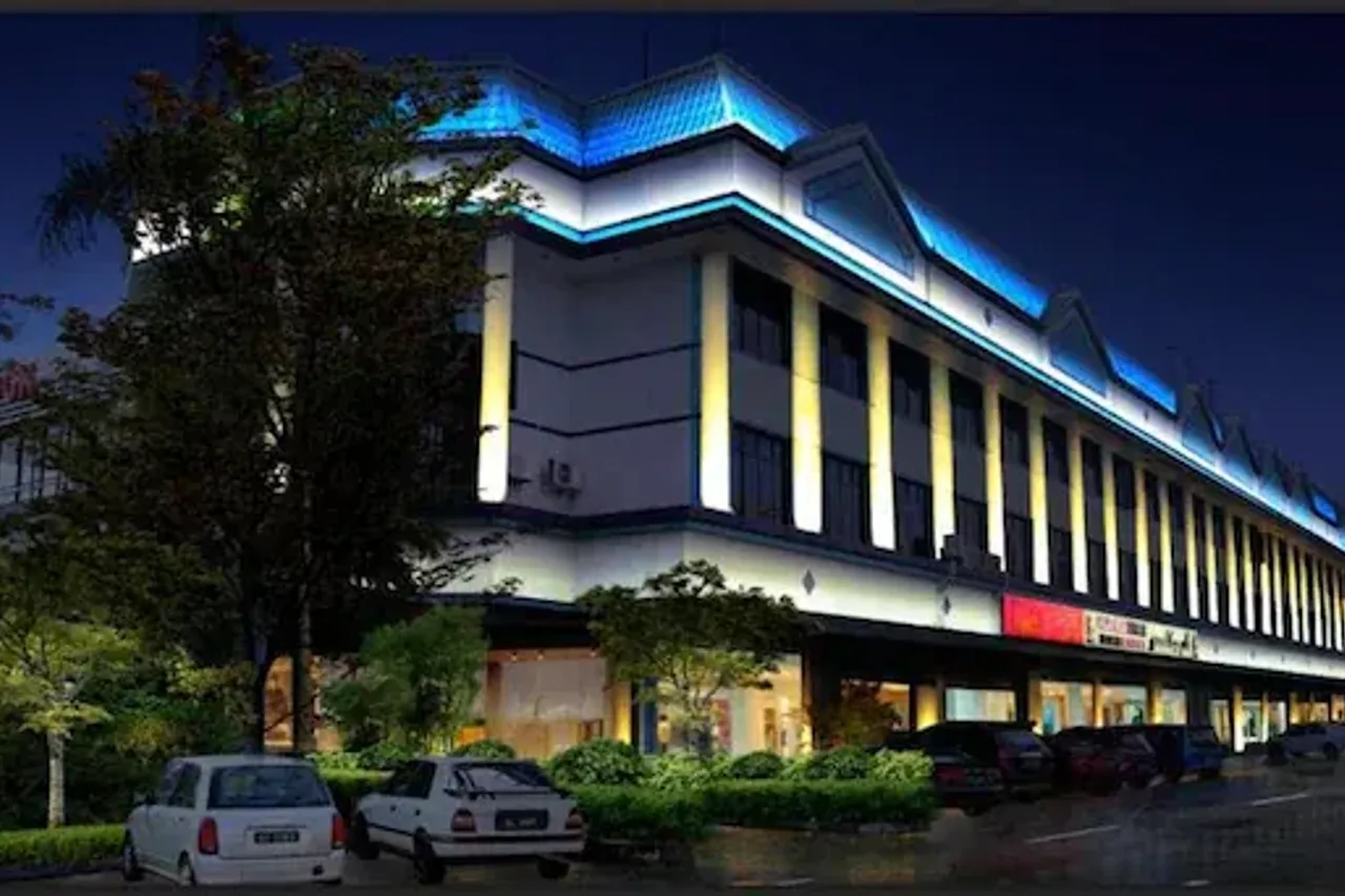 Grand City Hotel — rooms and atmosphere