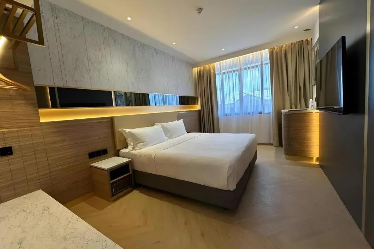Grand City Hotel — rooms and atmosphere