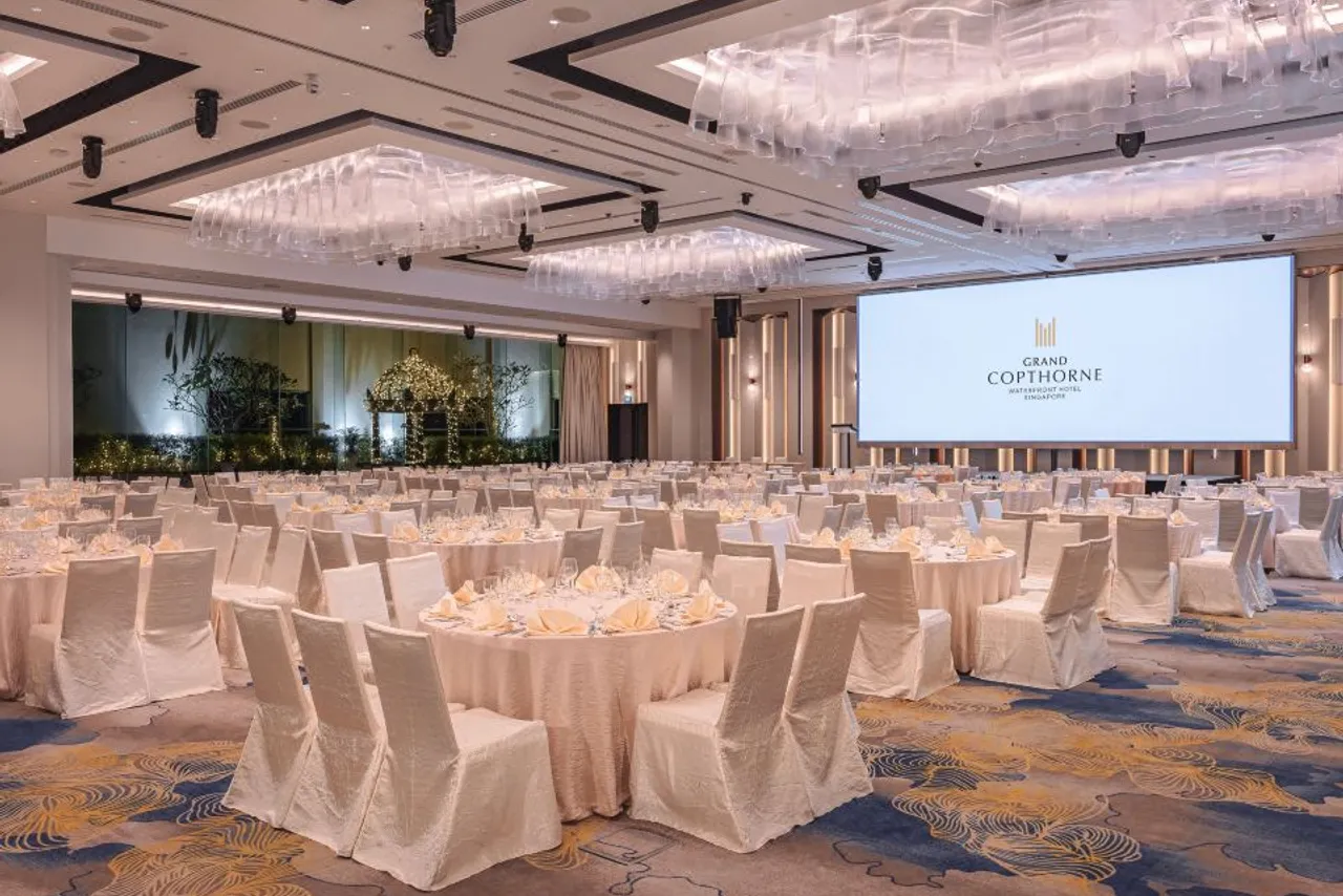 Grand Copthorne Waterfront Hotel Singapore — rooms and atmosphere