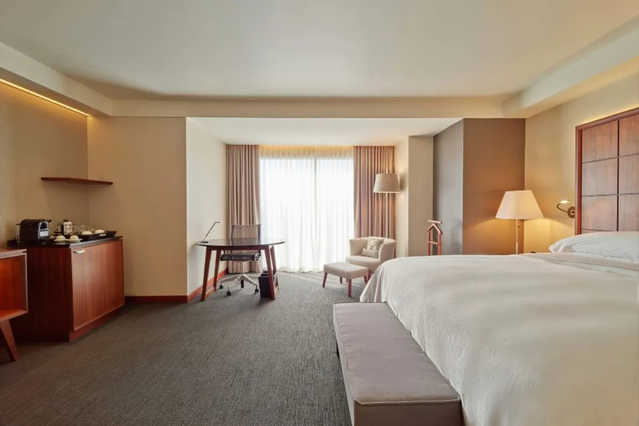 Grand Fiesta Americana Chapultepec — rooms and atmosphere