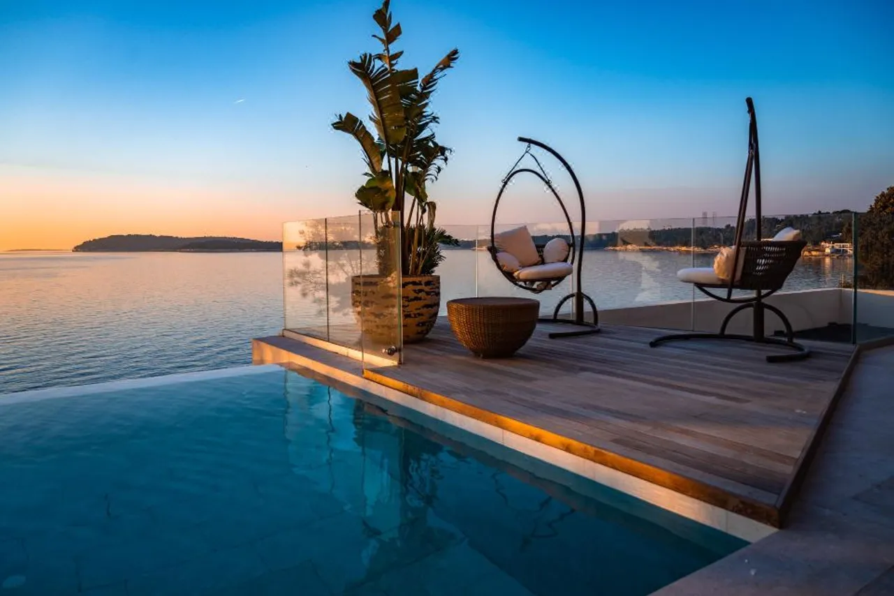 Grand Hotel Brioni Pula, A Radisson Collection Hotel — rooms and atmosphere