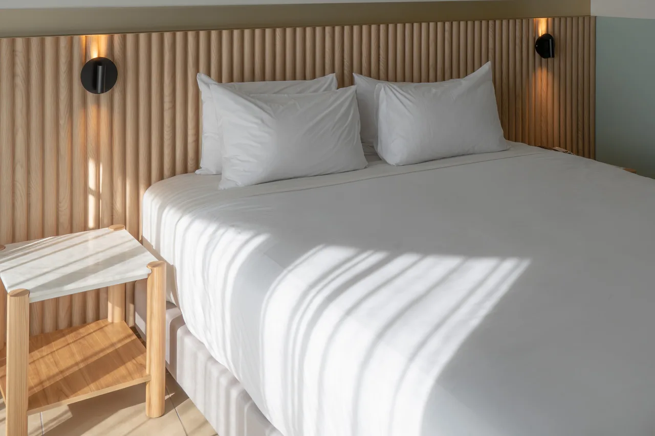 Grand Hotel and Casino Vanuatu — rooms and atmosphere