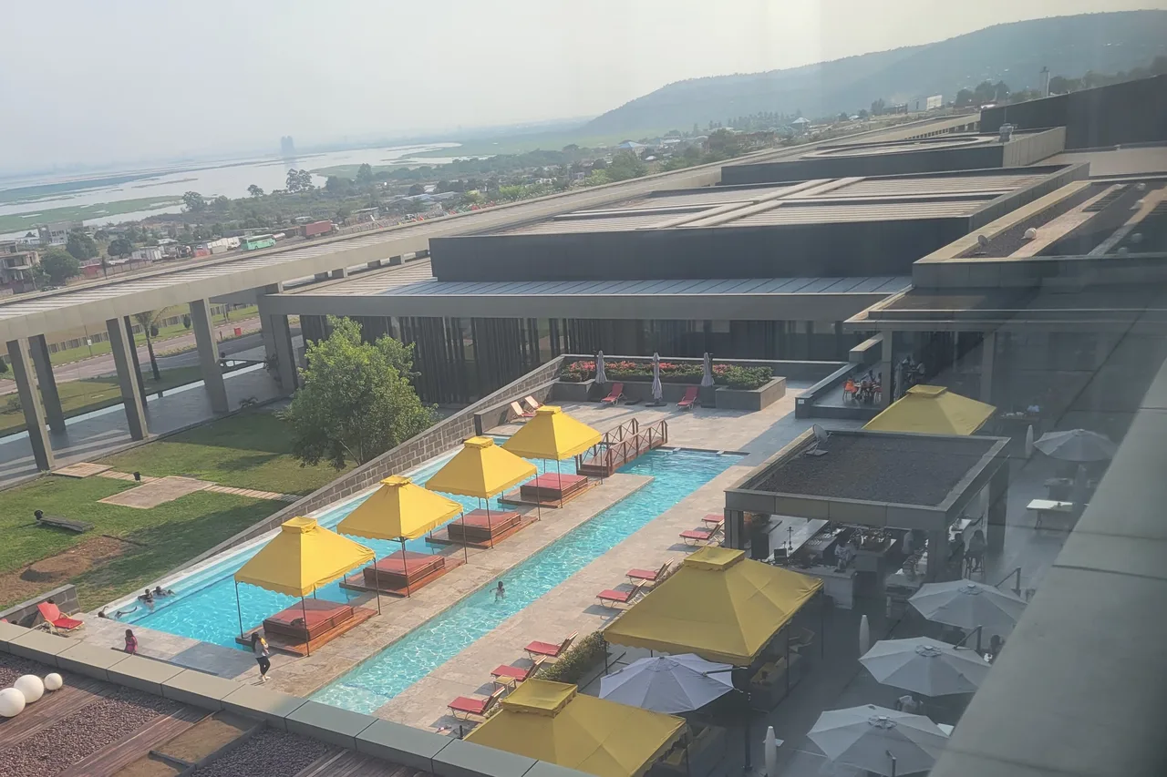 Grand Hotel de Kintele — rooms and atmosphere