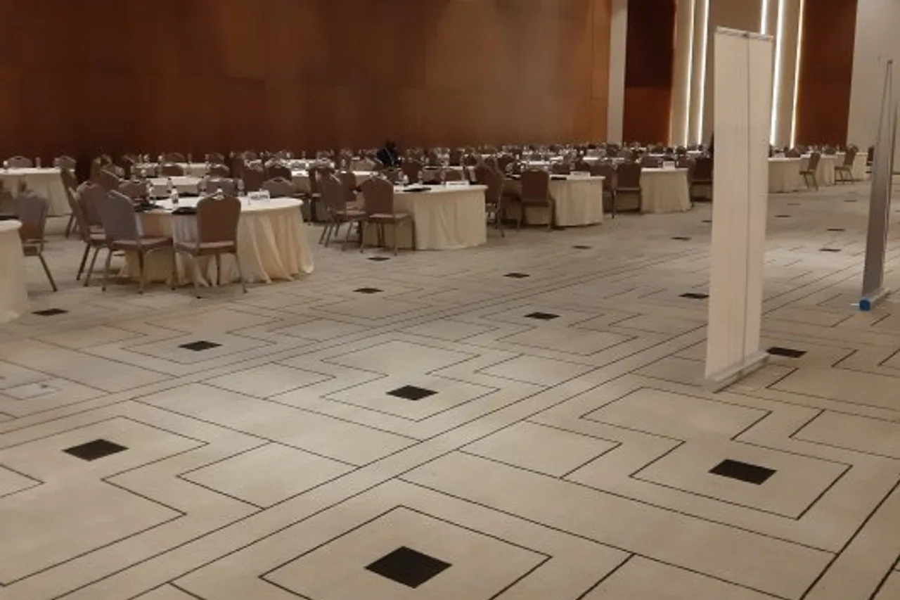 Grand Hotel de Kintele — rooms and atmosphere