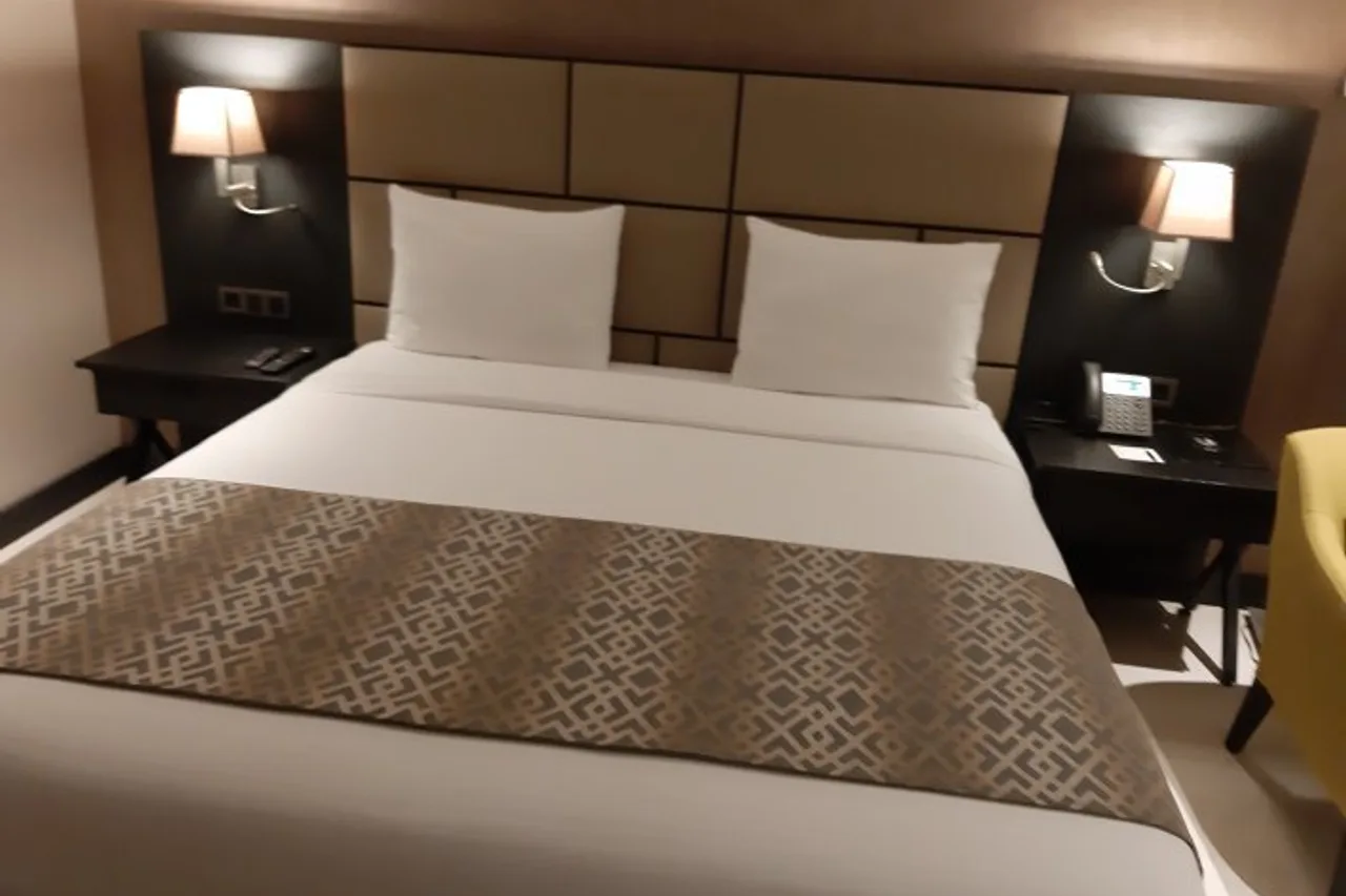 Grand Hotel de Kintele — rooms and atmosphere