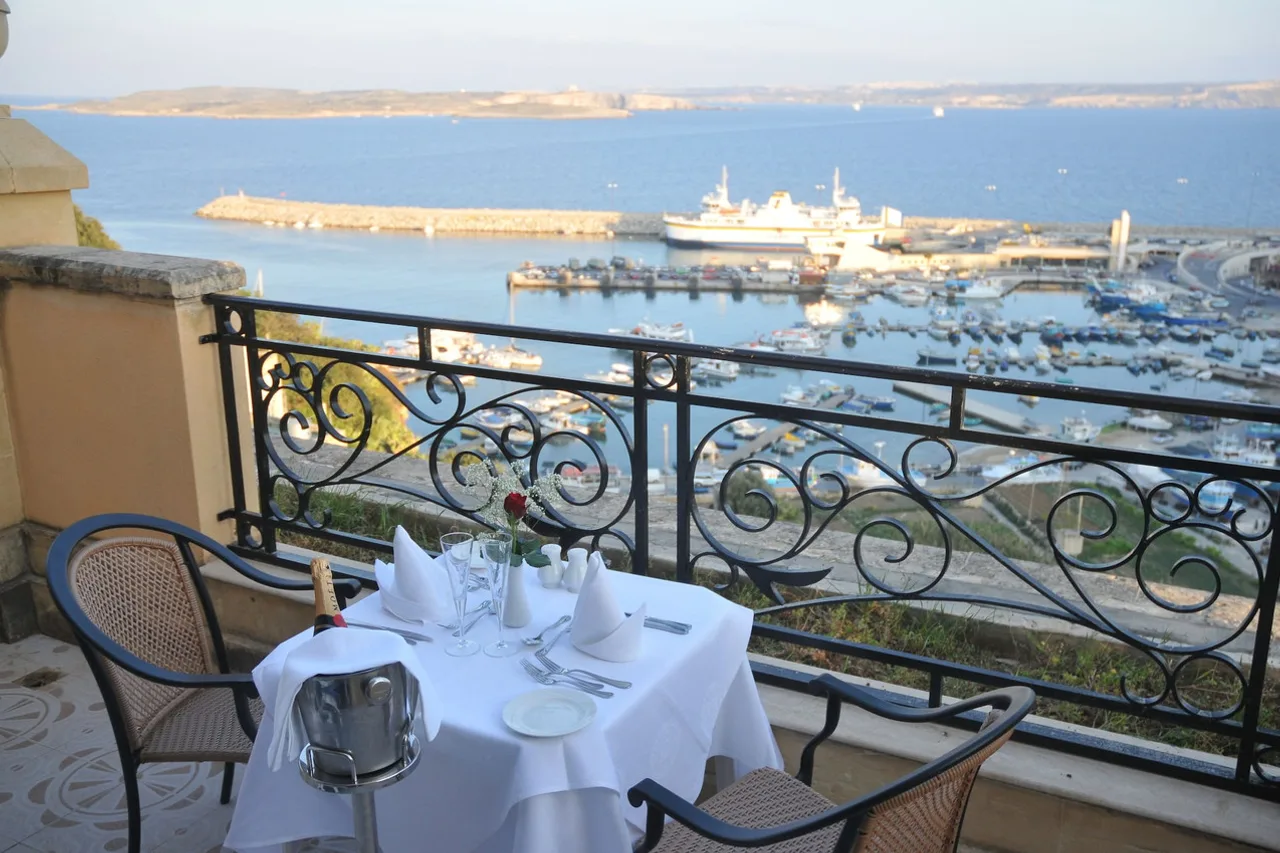 Grand Hotel Gozo — ภาพห้องพักและบรรยากาศ