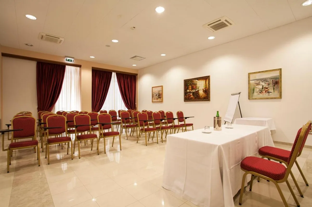 Grand Hotel La Chiusa di Chietri — ภาพห้องพักและบรรยากาศ