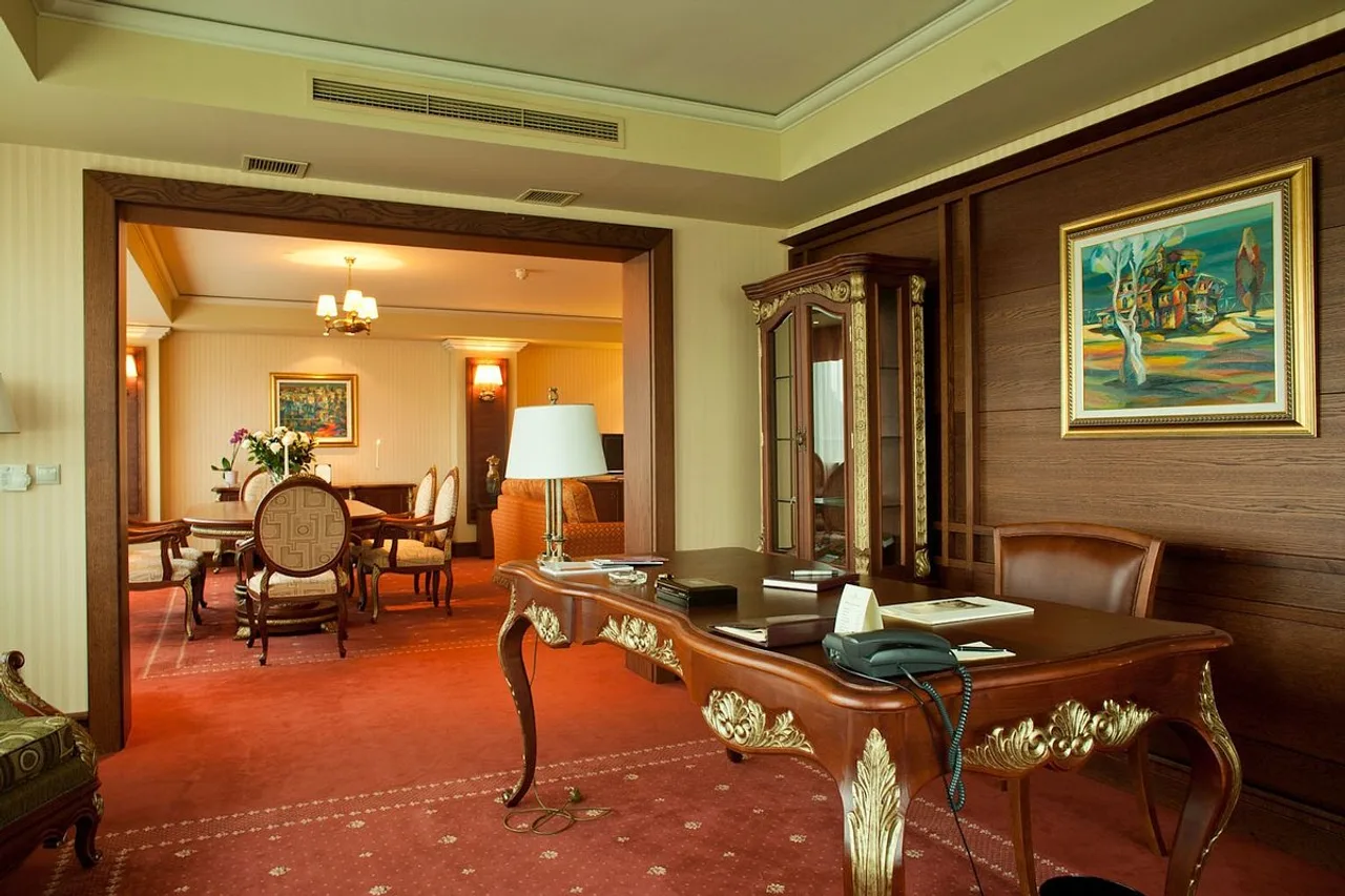 Grand Hotel Sofia — rooms and atmosphere