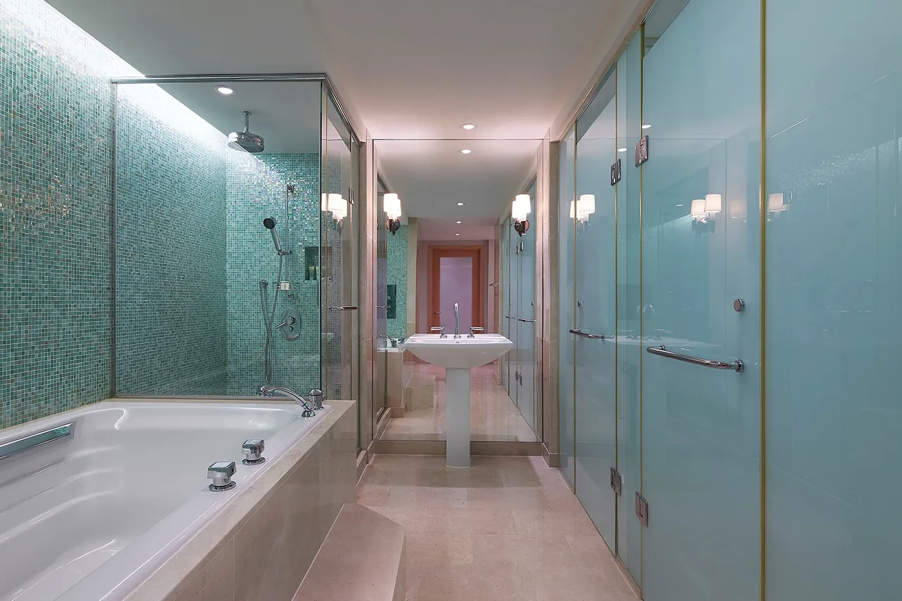 Grand Hyatt Incheon — rooms and atmosphere