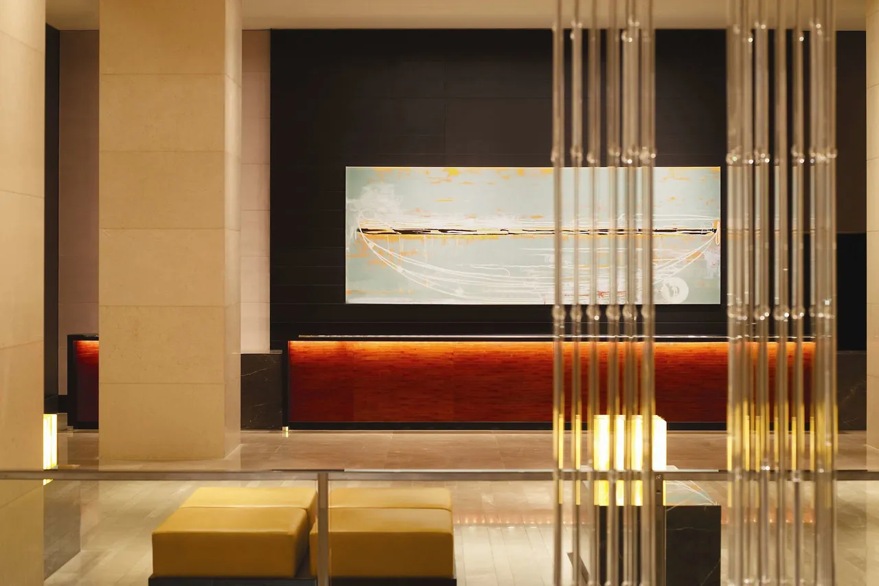 Grand Hyatt Melbourne — rooms and atmosphere
