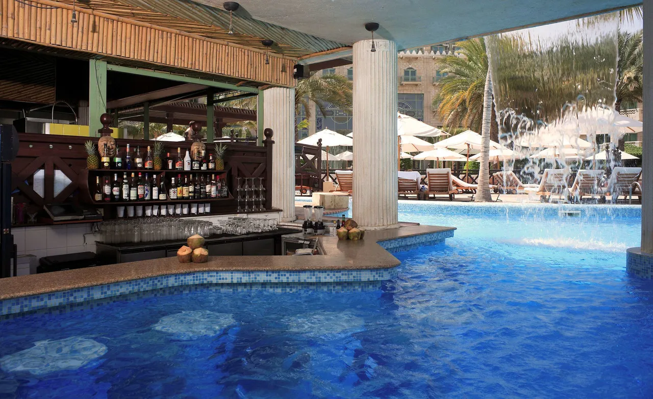 Grand Hyatt Muscat — rooms and atmosphere