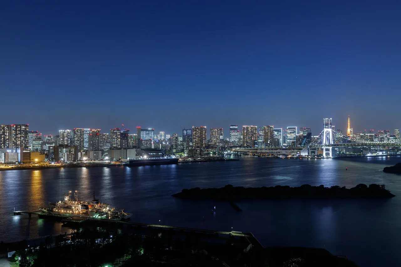 Grand Nikko Tokyo Daiba — rooms and atmosphere