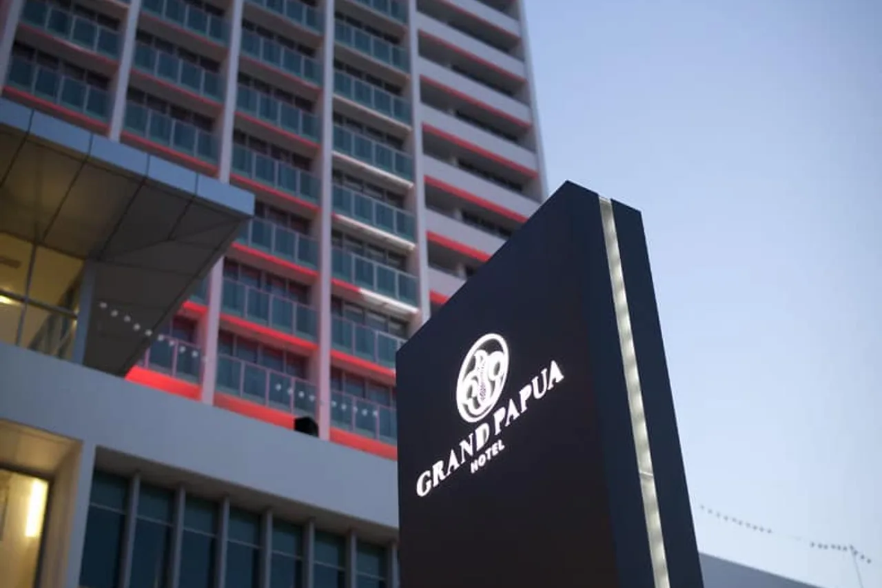 Grand Papua Hotel — rooms and atmosphere