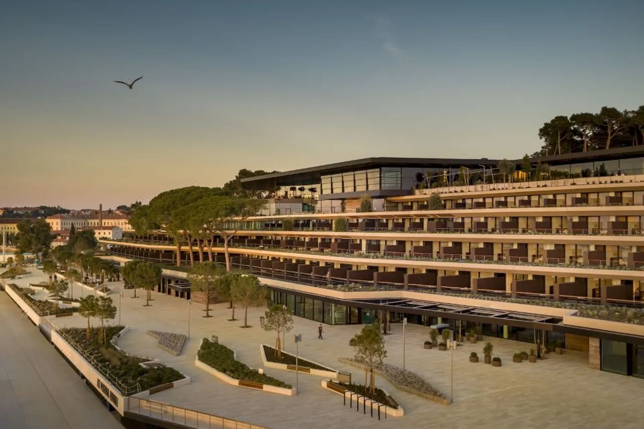 Grand Park Hotel Rovinj by Maistra Collection — rooms and atmosphere