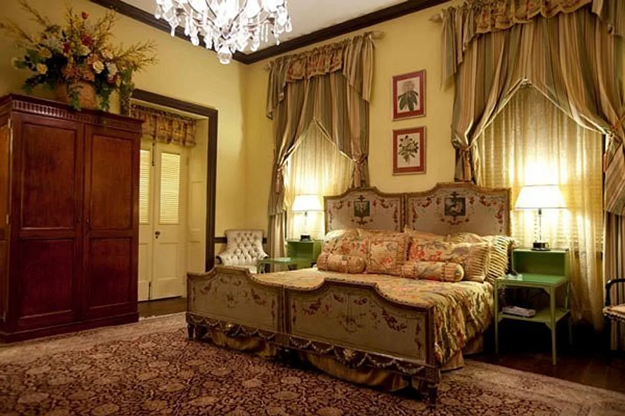 Graycliff Hotel — rooms and atmosphere