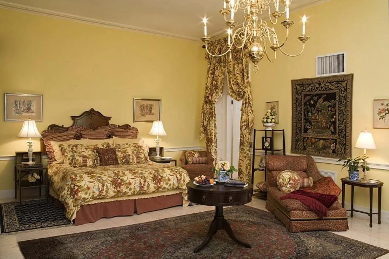 Graycliff Hotel — rooms and atmosphere