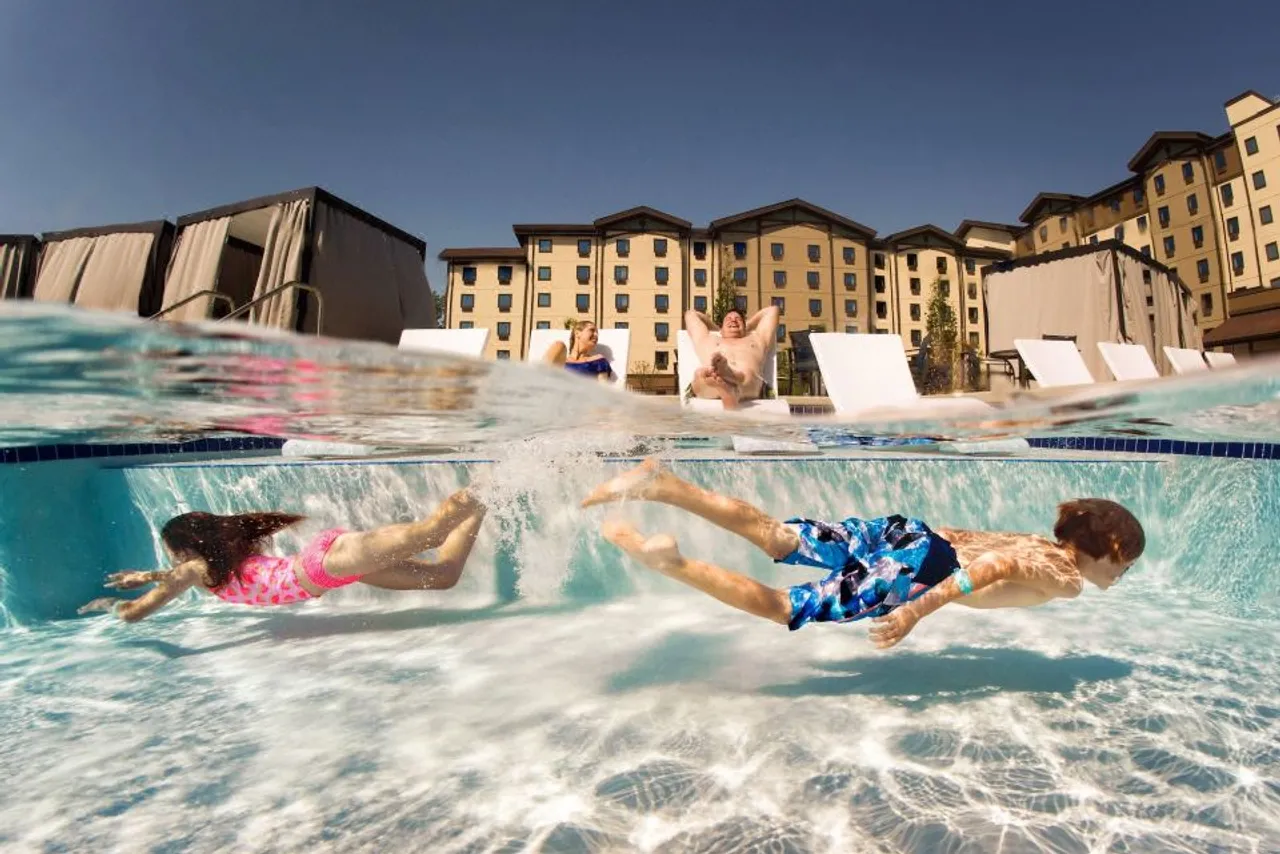 Great Wolf Lodge Grapevine — rooms and atmosphere