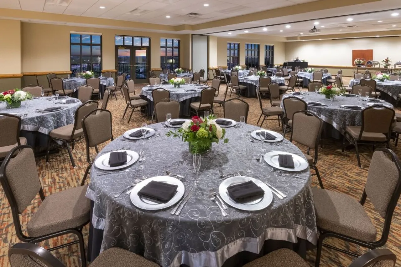 Great Wolf Lodge Grapevine — rooms and atmosphere