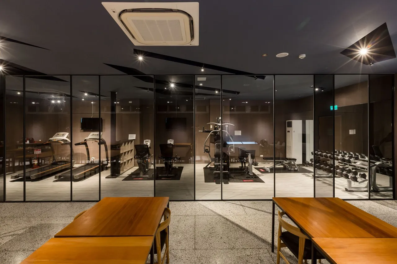 Green Hotel — rooms and atmosphere
