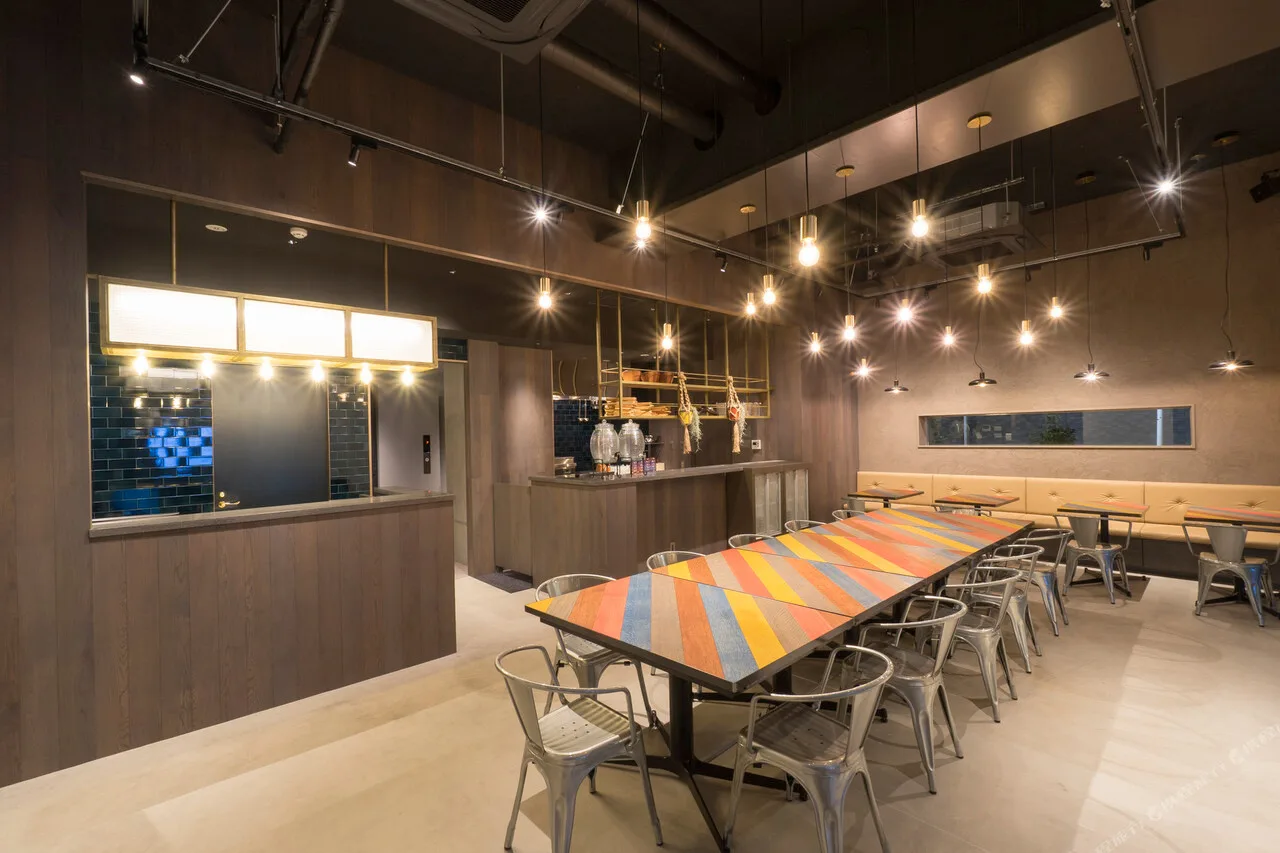 GRIDS Tokyo Shinjuku Hotel & Hostel — rooms and atmosphere