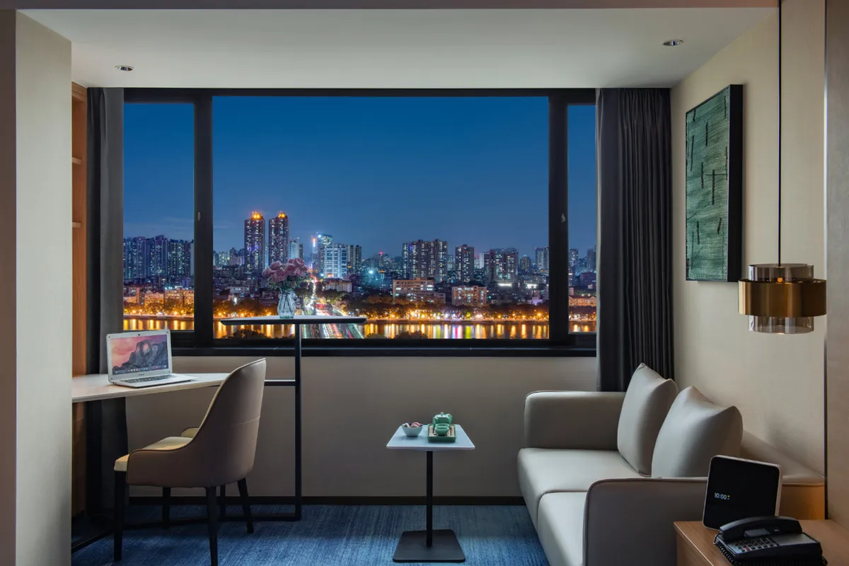 Guangzhou Hotel — rooms and atmosphere