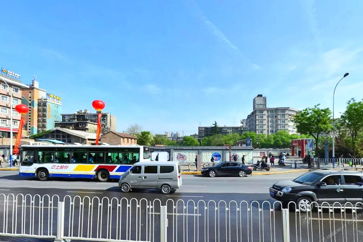 Gucheng Hotel Xi’an North Street Metro Station — rooms and atmosphere